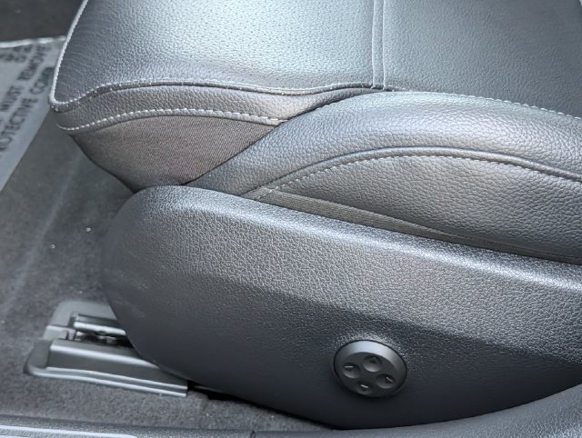 Used 2023 Mercedes-Benz C 300 Sedan image 25