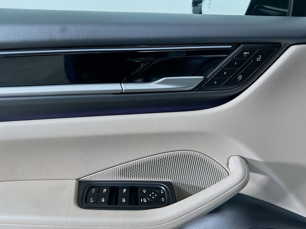 Used 2025 Porsche Macan 4S Electric image 20