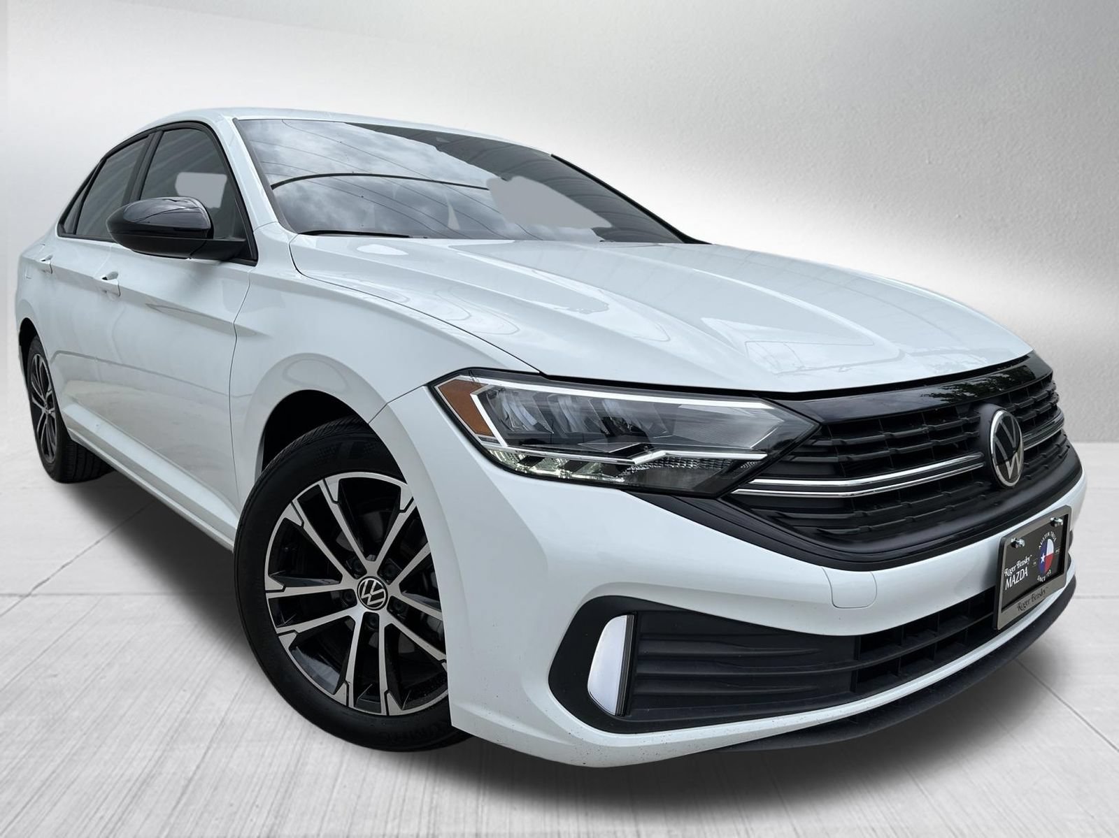 Used 2024 Volkswagen Jetta Sport FWD image 3