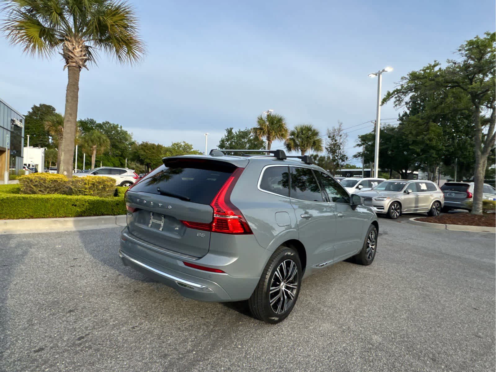 Used 2022 Volvo XC60 B5 Inscription w/ Protection Package Premier image 25