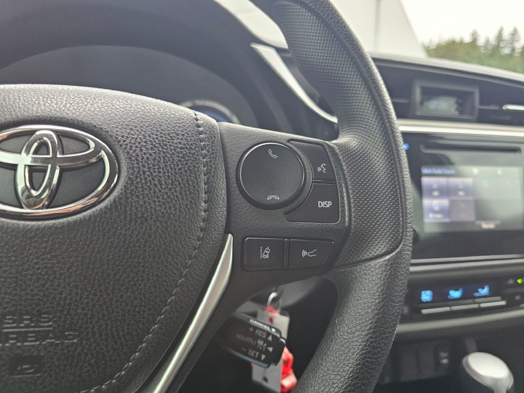 Used 2019 Toyota Corolla LE FWD image 35
