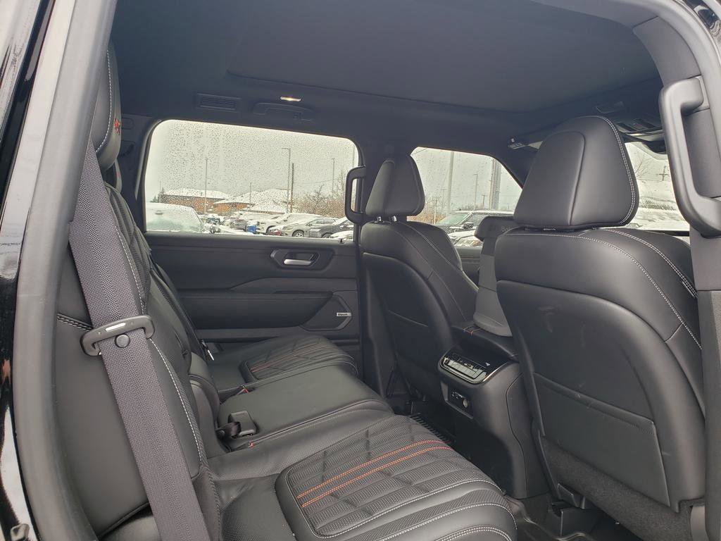 Certified 2025 Nissan Armada PRO-4X w/ Pro-4X Premium Package image 23