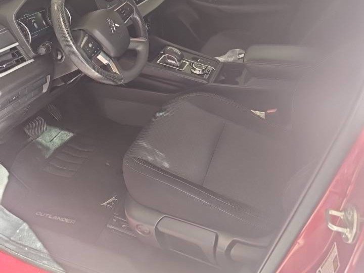 Used 2022 Mitsubishi Outlander ES AWD/4WD image 2