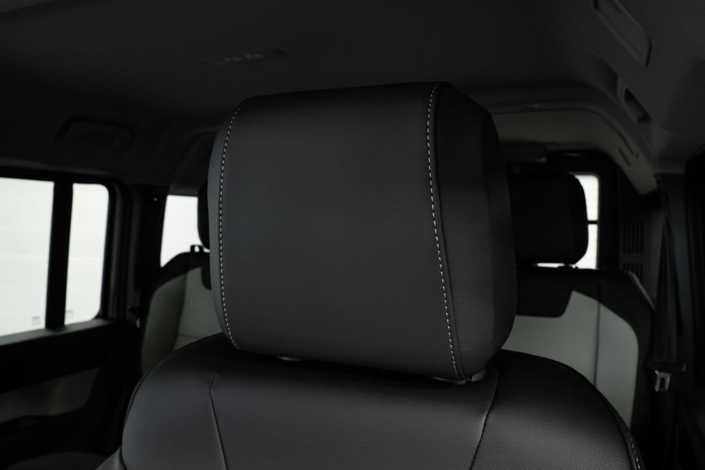 Used 2025 INEOS Grenadier Fieldmaster Edition image 34