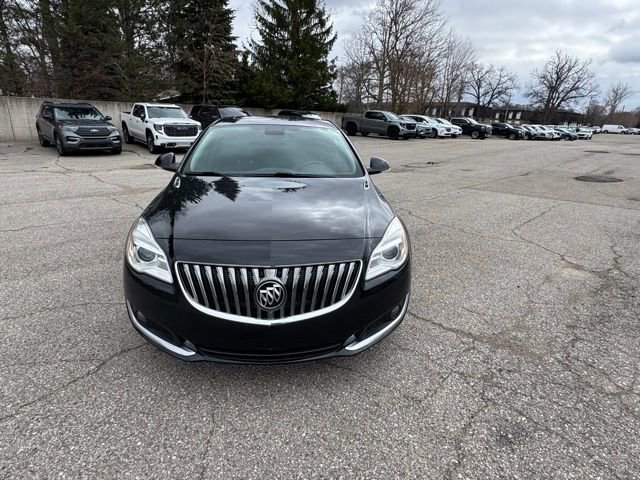 Used 2017 Buick Regal Sport Touring image 3