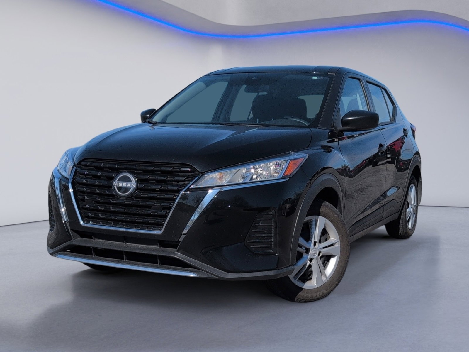 Used 2024 Nissan Kicks S image 2