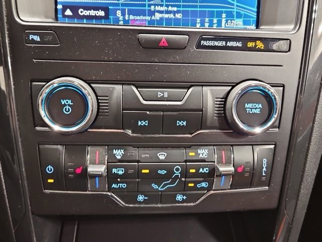 Used 2019 Ford Explorer XLT w/ Equipment Group 202A AWD/4WD image 3