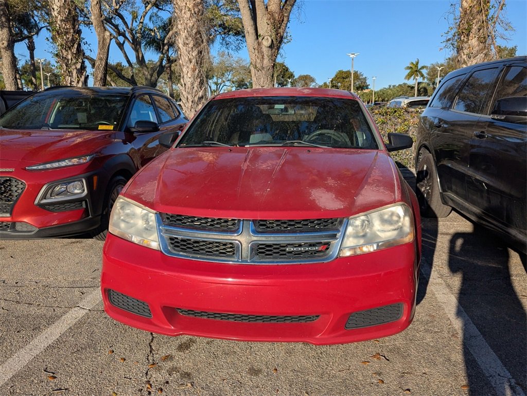 Used 2013 Dodge Avenger SE video 2