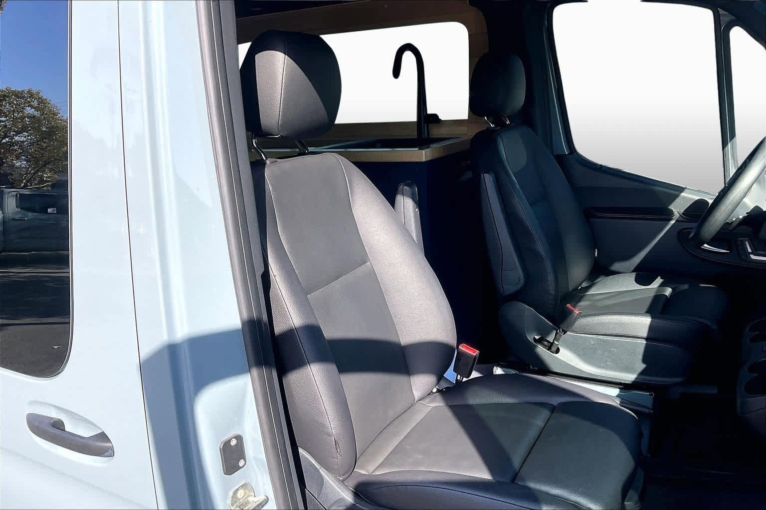 Used 2021 Mercedes-Benz Sprinter 2500 image 9