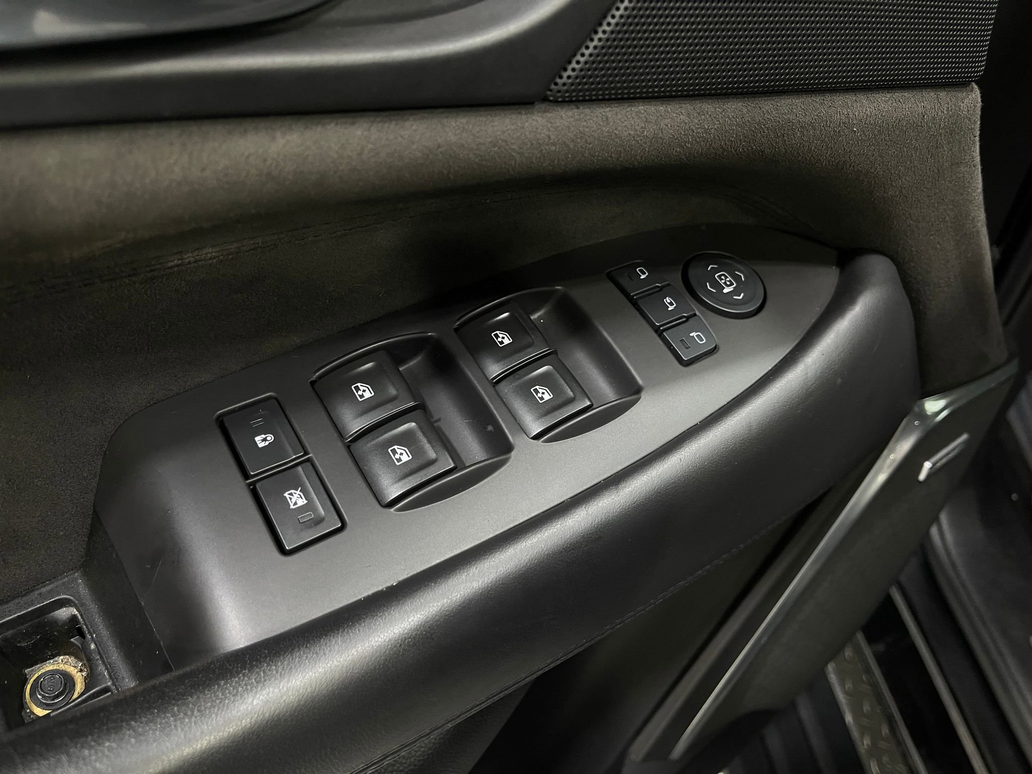 Used 2017 Cadillac Escalade ESV Platinum image 17