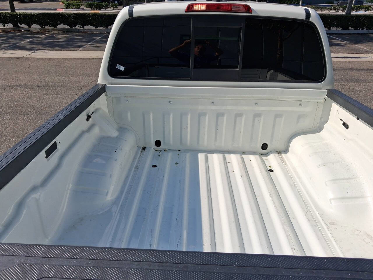 Used 2022 Nissan Frontier SV image 19