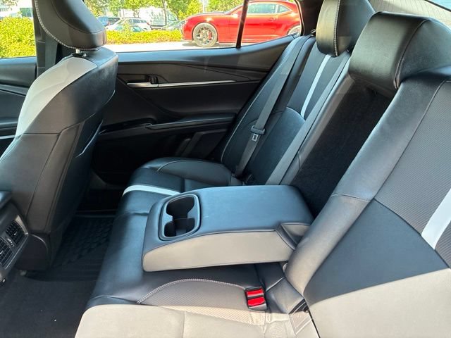 Used 2025 Toyota Camry SE FWD image 16