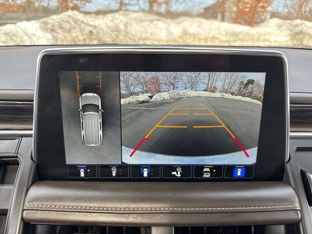 Used 2021 GMC Yukon SLT w/ SLT Premium Package image 32