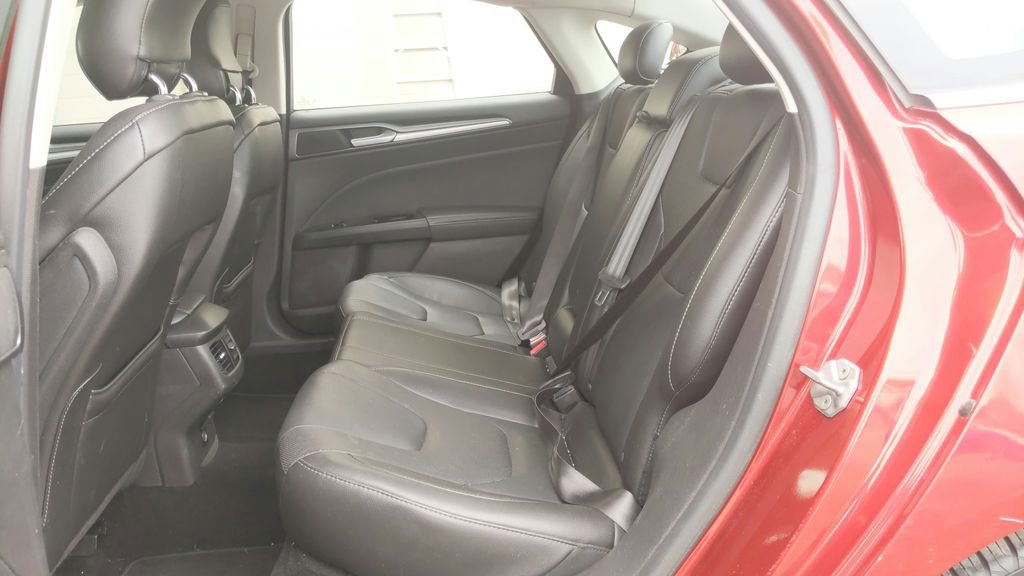 Used 2014 Ford Fusion Titanium image 30