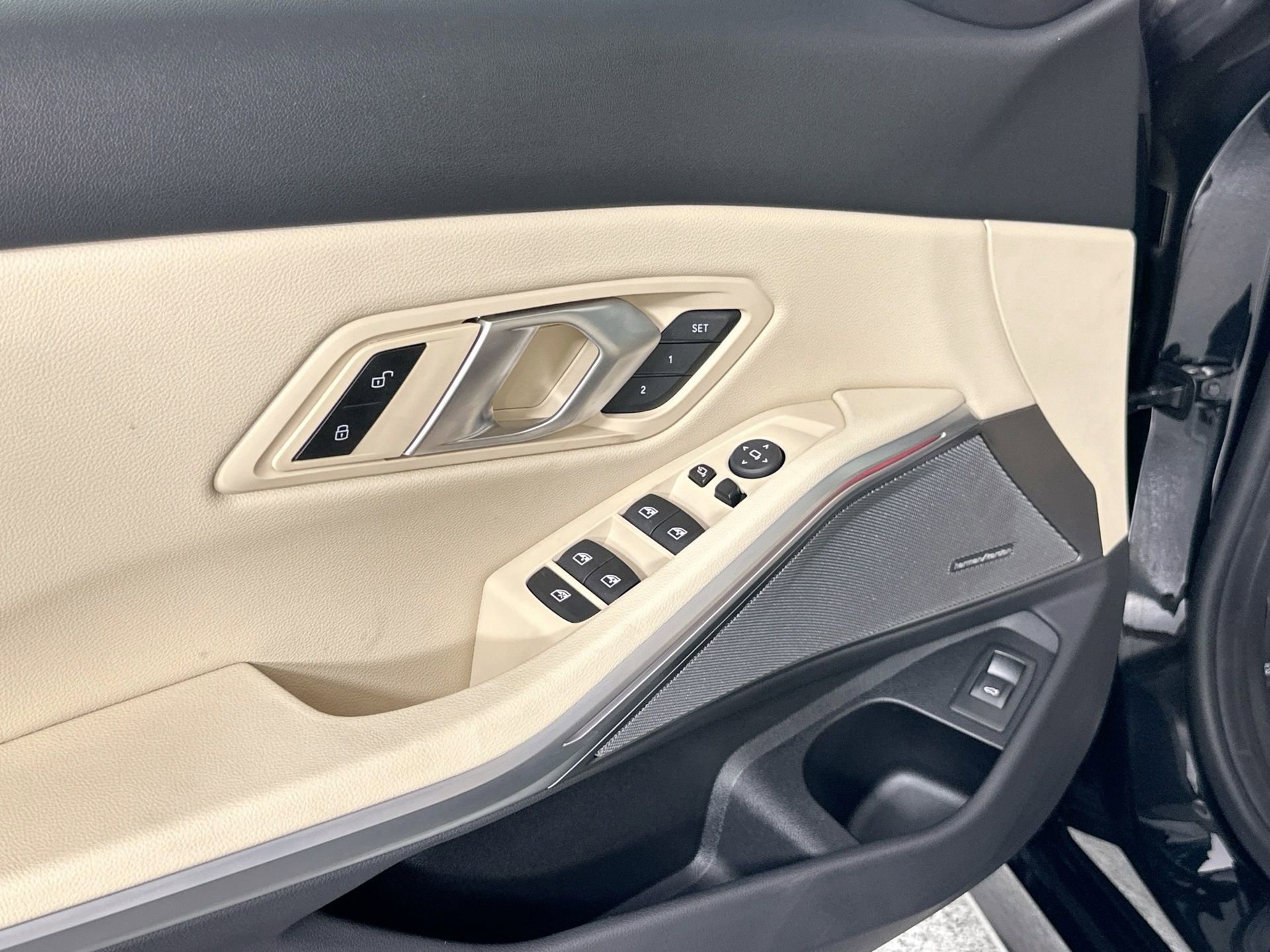 Used 2025 BMW 330i xDrive Sedan w/ M Sport Package image 19