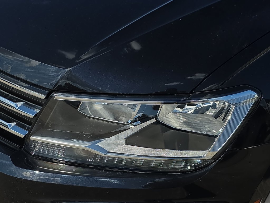 Used 2021 Volkswagen Tiguan SEL AWD/4WD image 33