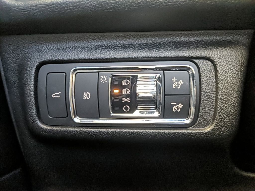 Certified 2020 Lincoln Corsair Reserve w/ Equipment Group 201A AWD/4WD image 24