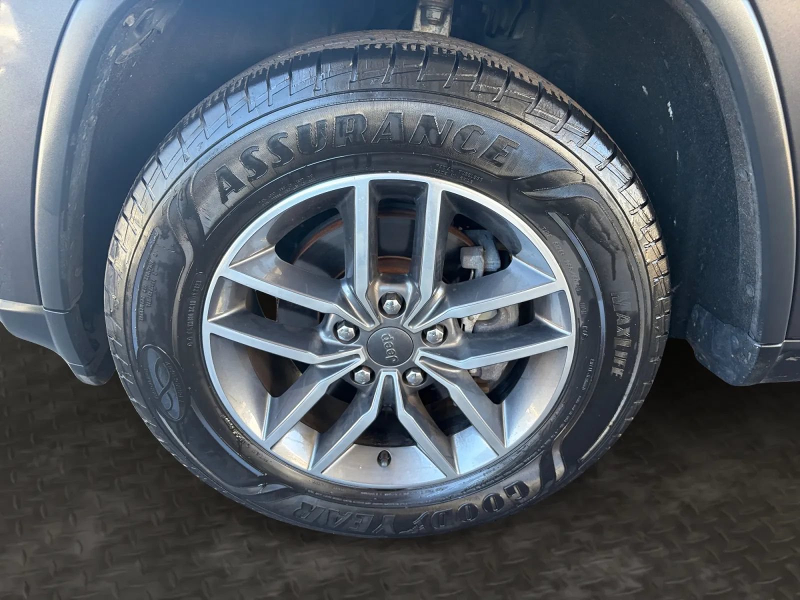 Used 2020 Jeep Grand Cherokee Limited AWD/4WD image 35