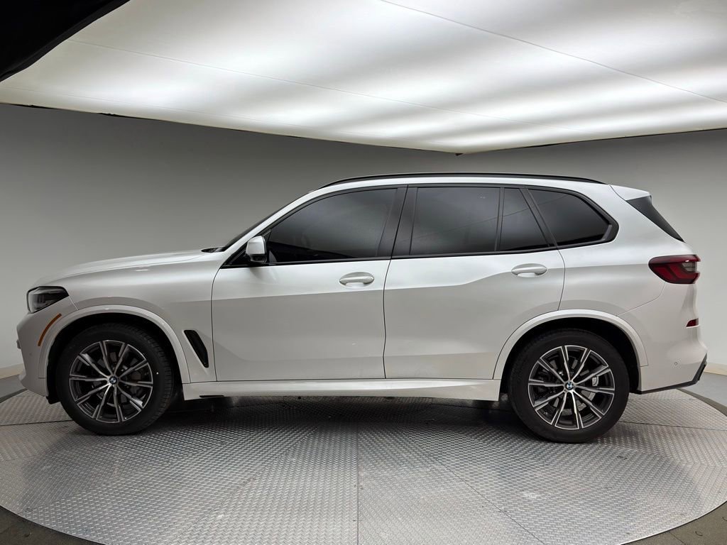Used 2022 BMW X5 xDrive40i w/ M Sport Package image 2