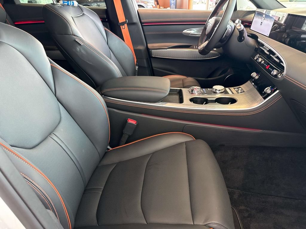 New 2026 Genesis GV70 2.5T Sport Prestige AWD/4WD image 14