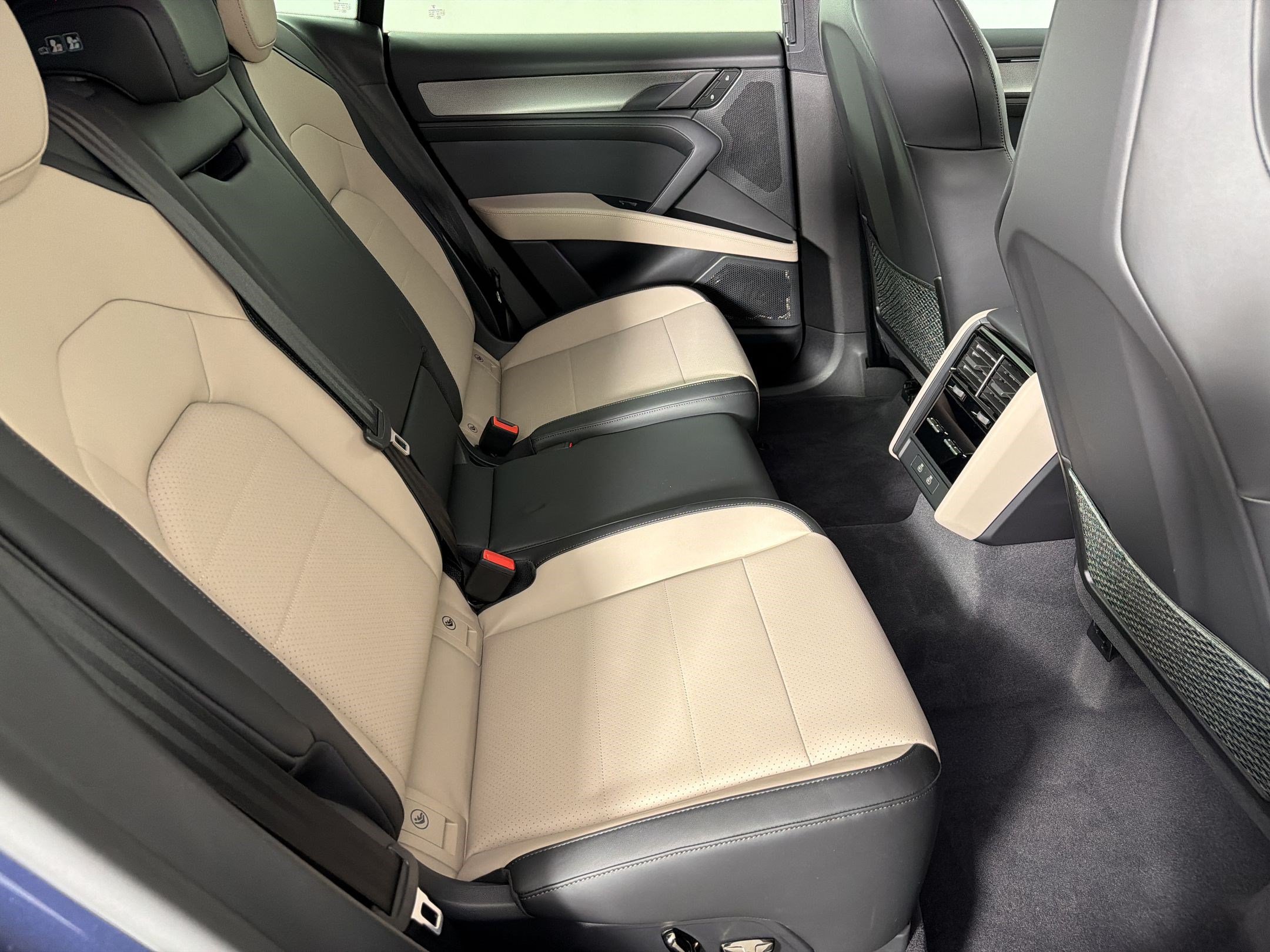 New 2026 Porsche Cayenne Electric AWD/4WD image 30