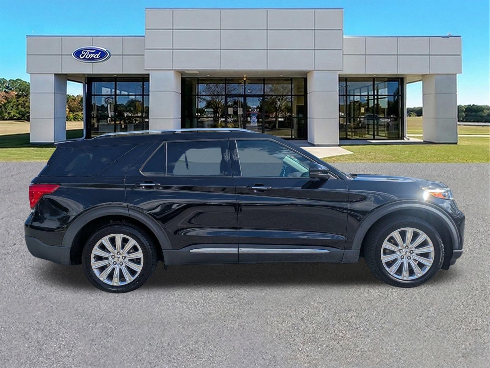 Certified 2020 Ford Explorer Limited RWD image 3