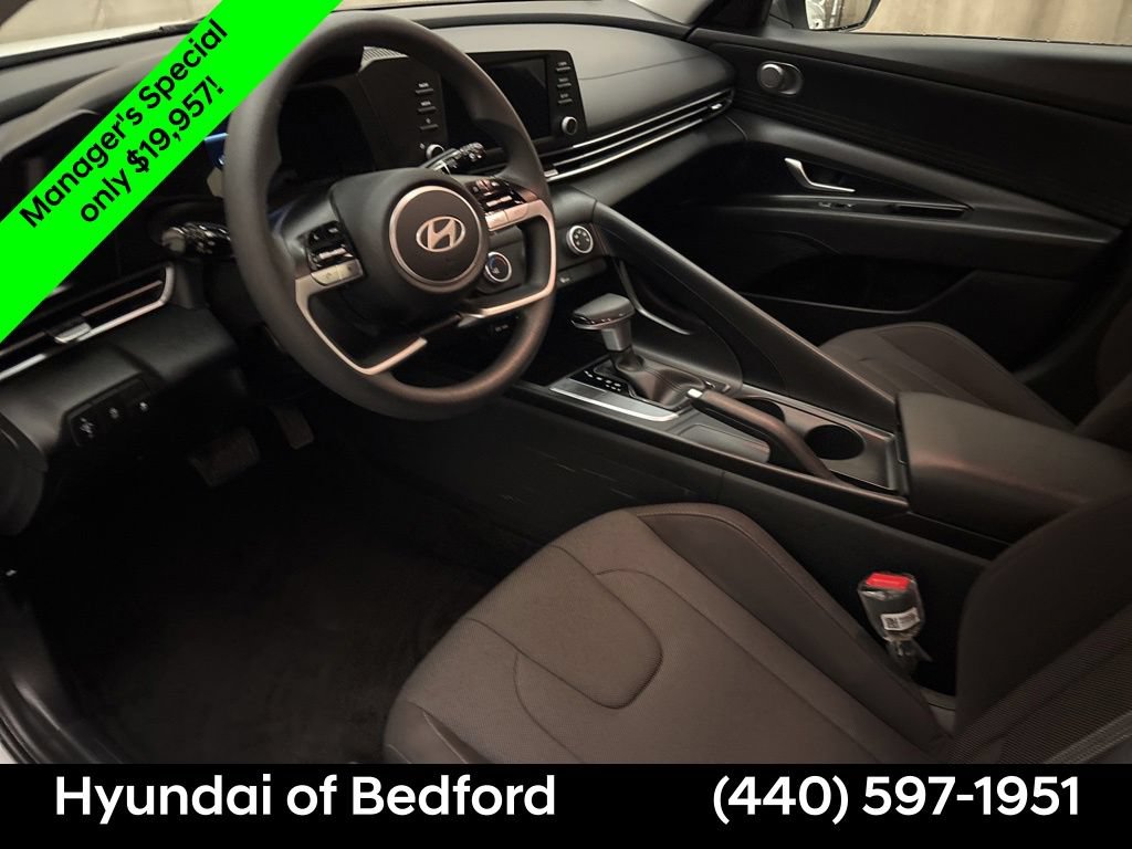 Certified 2026 Hyundai Elantra SE w/ Cargo Package FWD image 13