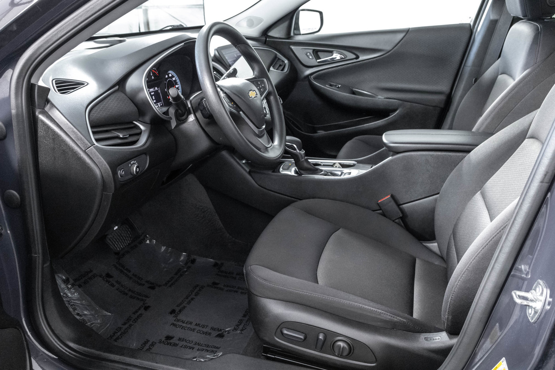 Used 2025 Chevrolet Malibu LT FWD image 7