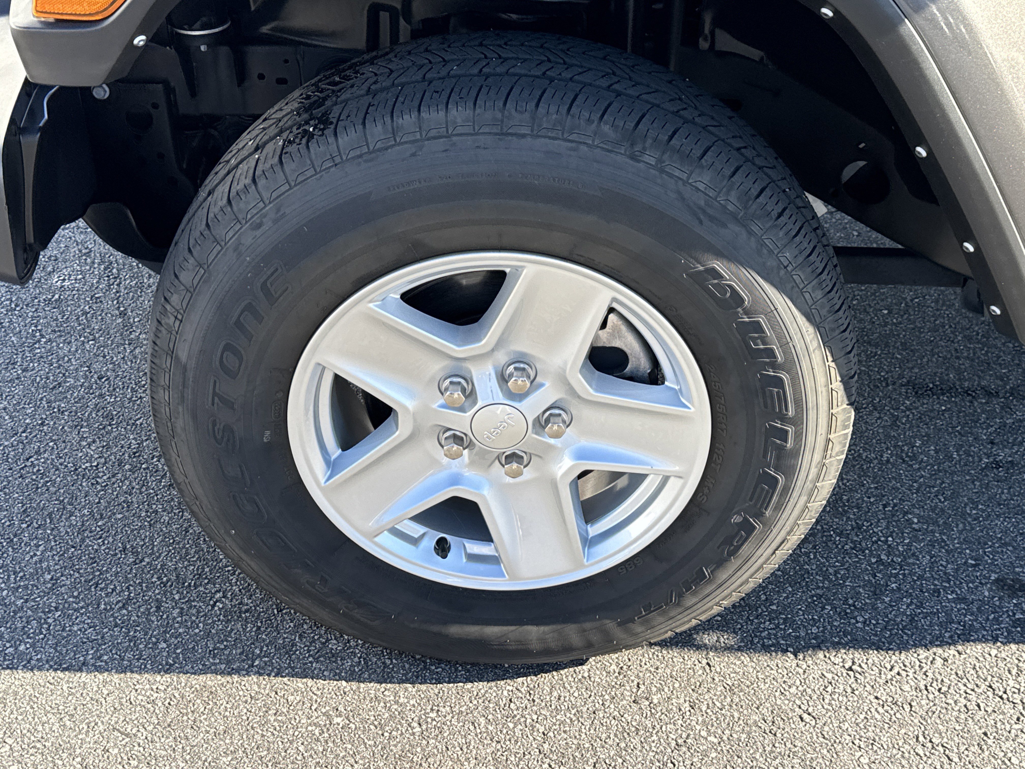 Used 2022 Jeep Gladiator Sport image 13