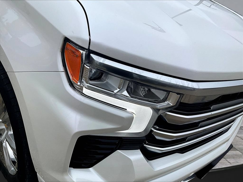 Used 2024 Chevrolet Silverado 1500 High Country w/ High Country Premium Package AWD/4WD image 35
