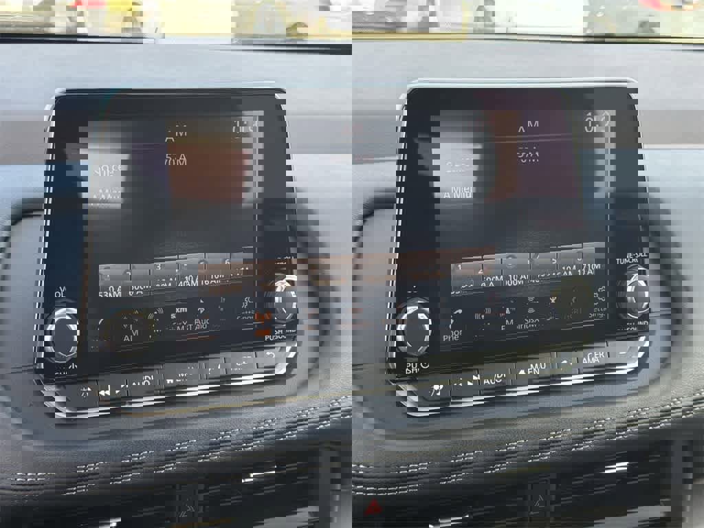 Used 2023 Nissan Rogue SV image 19