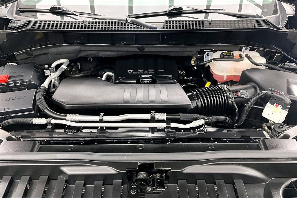 Used 2024 Chevrolet Silverado 1500 LT AWD/4WD image 10
