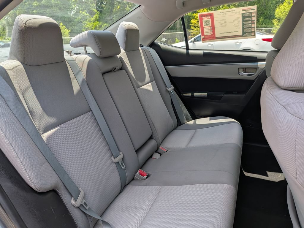 Used 2015 Toyota Corolla LE FWD image 25