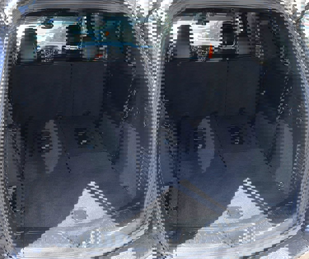 Used 2018 Dodge Durango R/T w/ Blacktop Package image 26