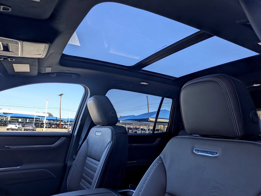 New 2026 GMC Acadia Denali Ultimate w/ LPO, Floor Liner Package AWD/4WD image 29