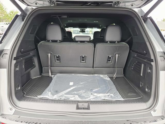 New 2026 Chevrolet Traverse LT w/ LPO, Floor Liner Package image 11