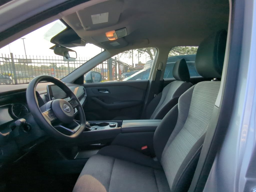 Used 2022 Nissan Rogue SV AWD/4WD image 6