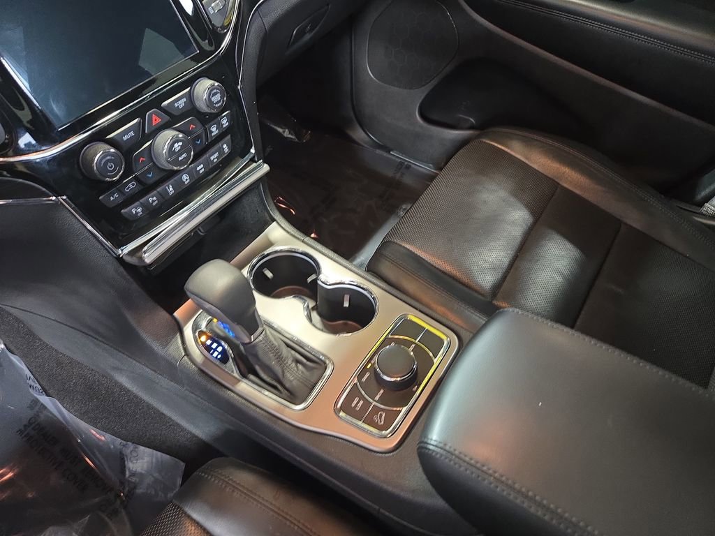 Used 2019 Jeep Grand Cherokee Limited w/ Luxury Group II AWD/4WD image 29