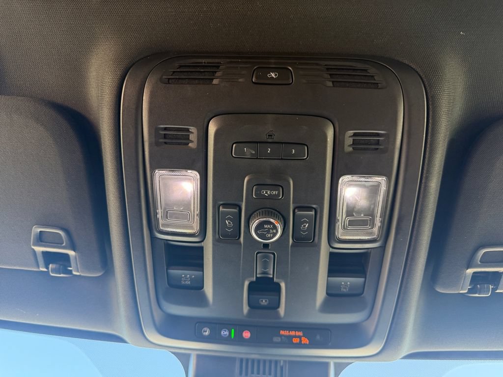Used 2023 GMC Yukon XL Denali Ultimate AWD/4WD image 21