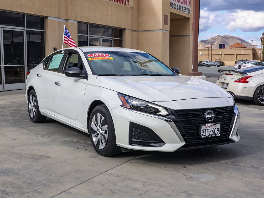 Used 2025 Nissan Altima 2.5 S image 2