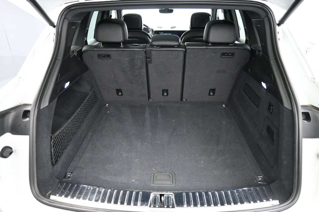 Certified 2024 Porsche Cayenne AWD/4WD image 24