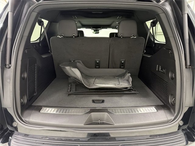 Used 2023 Chevrolet Suburban High Country image 15