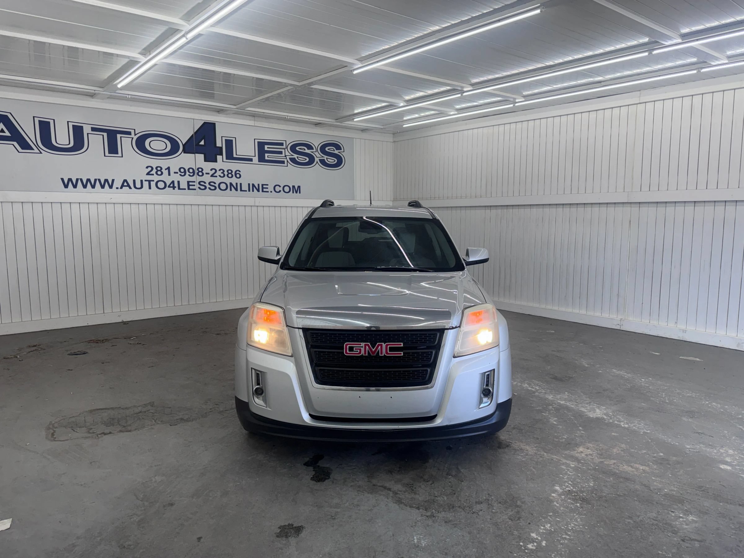Used 2013 GMC Terrain SLT FWD image 2