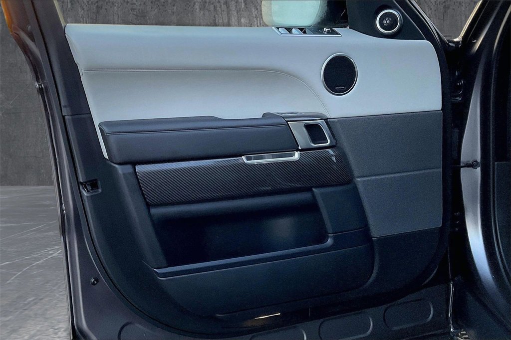 Used 2022 Land Rover Range Rover Sport SVR image 20