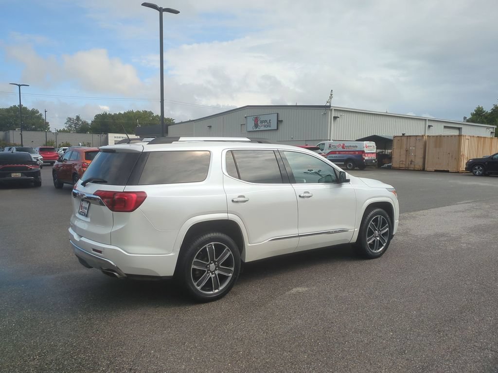 Used 2019 GMC Acadia Denali w/ Technology Package FWD image 5