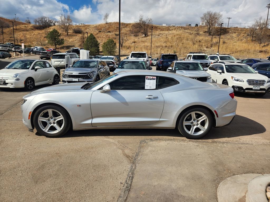Used 2019 Chevrolet Camaro LT RWD image 4
