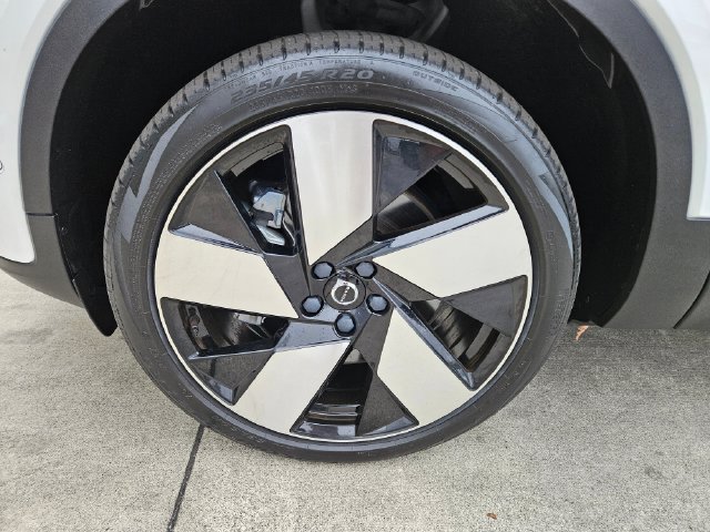 Certified 2023 Volvo C40 P8 Recharge Ultimate AWD/4WD image 9