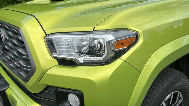 Certified 2023 Toyota Tacoma TRD Sport AWD/4WD image 6