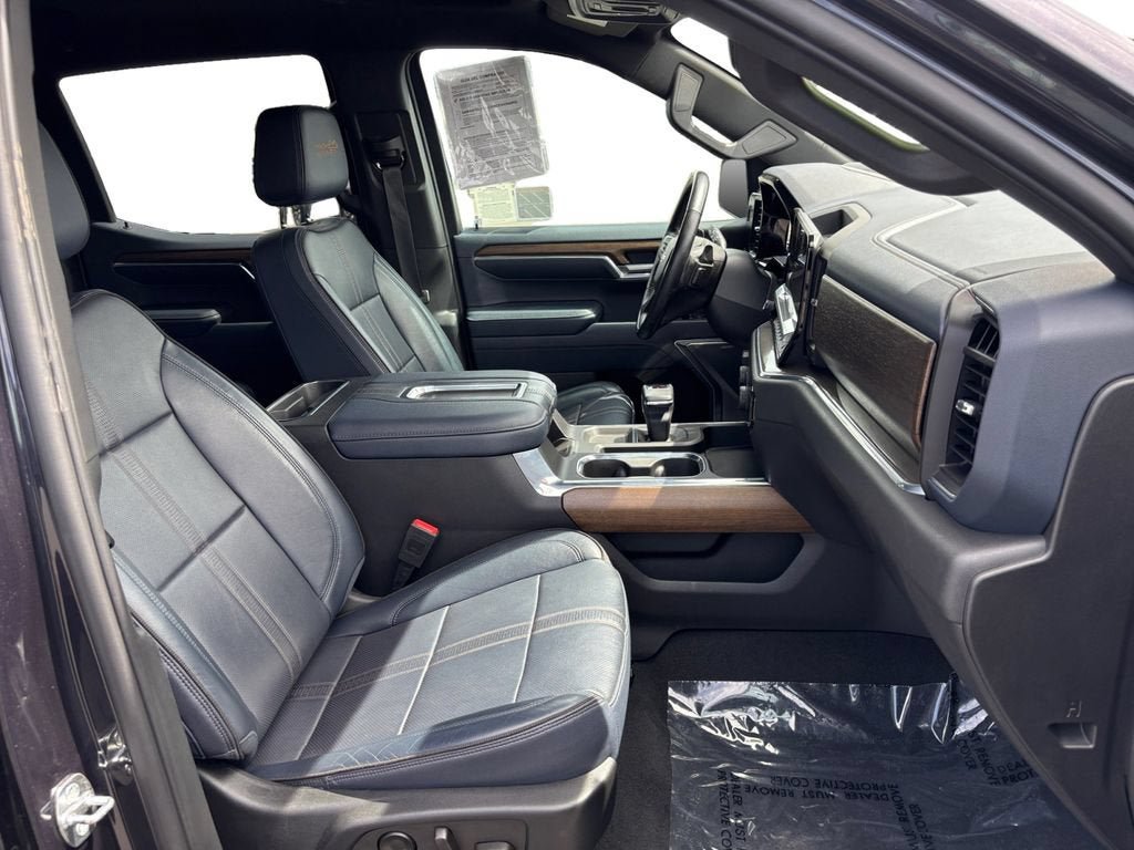Certified 2022 Chevrolet Silverado 1500 High Country w/ Technology Package AWD/4WD image 17