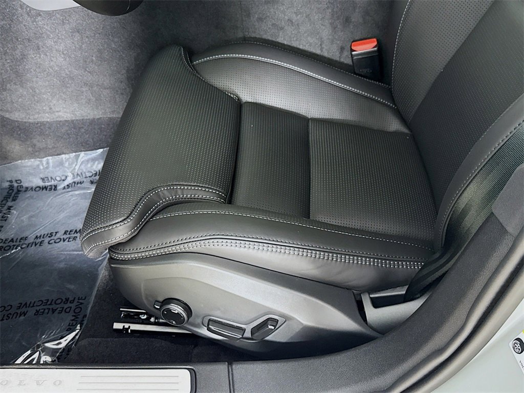 New 2026 Volvo V60 B5 Cross Country Ultra w/ Climate Package image 20